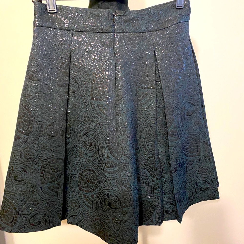 Banana Republic textured pleated skirt